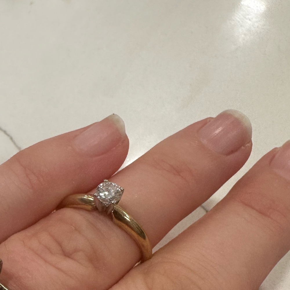 Diamond ring .25ct 14k gold